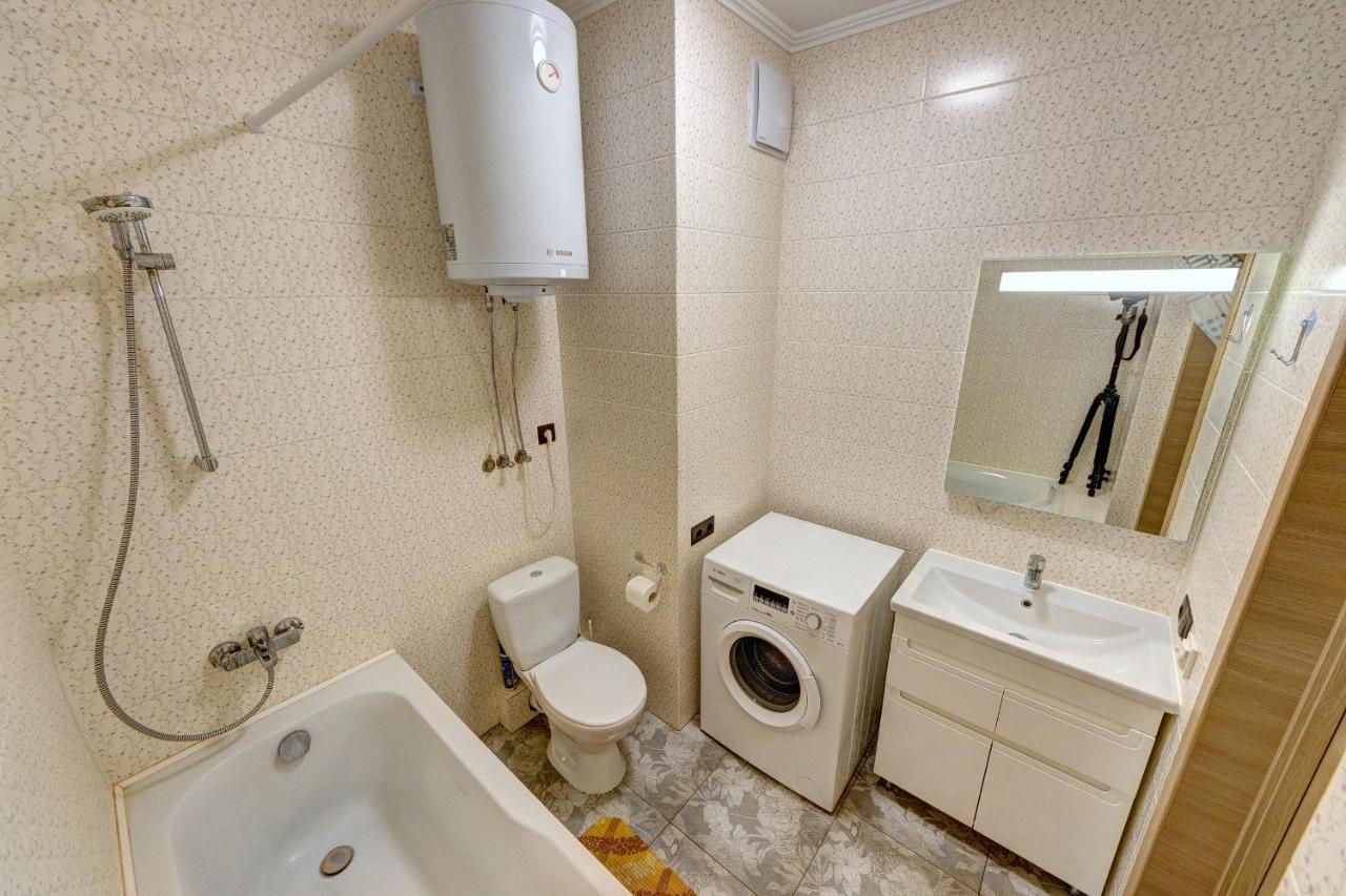 Apartments Near Ukraina Shopping Mall Kiev Esterno foto